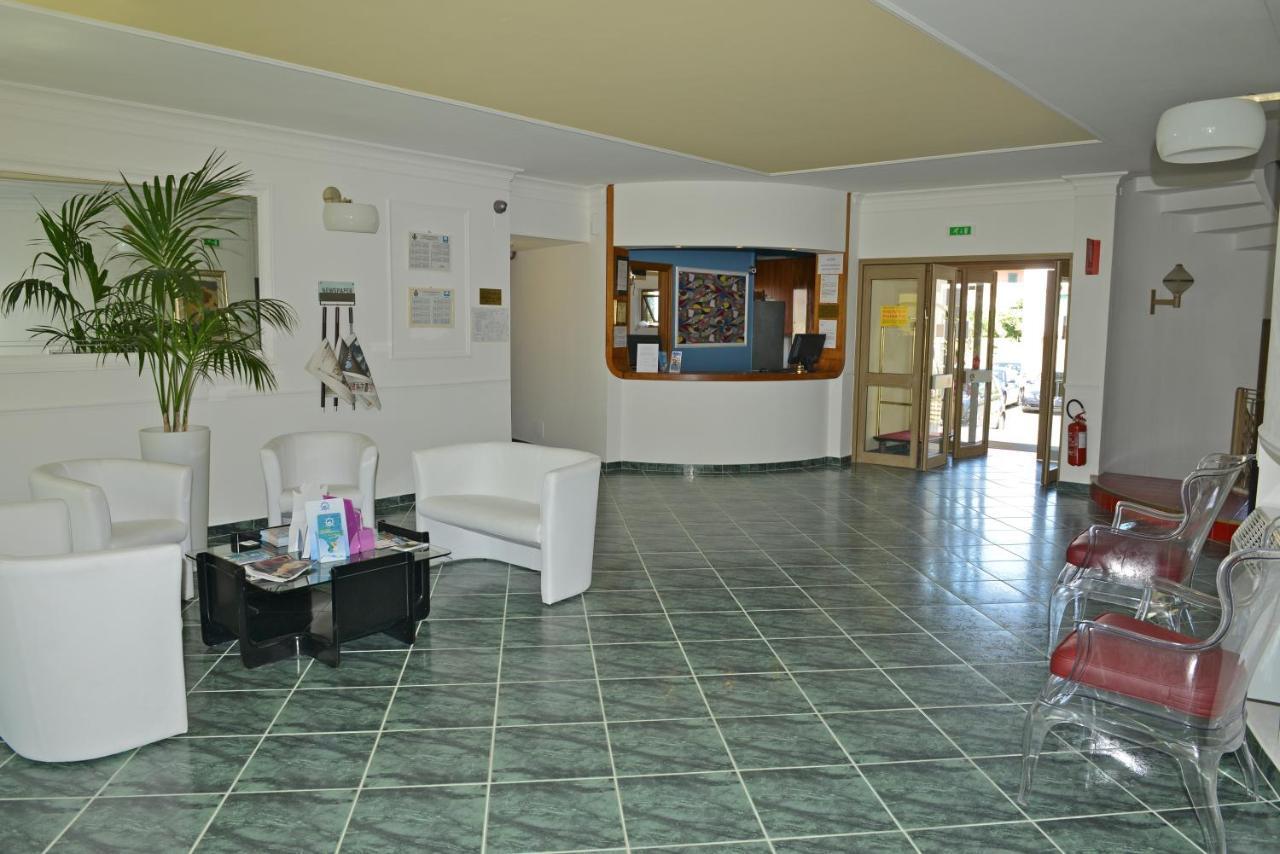 Hotel La Playa Sperlonga Exteriör bild